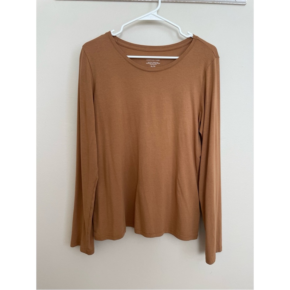 Tahari Essentials Soft Long Sleeve Basic Brown Top Cotton Mix
Like new